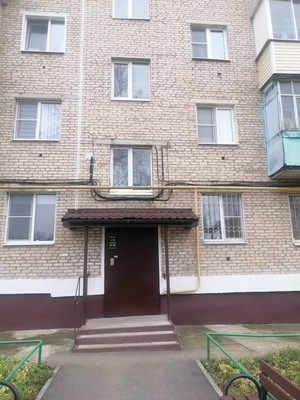 Продам двухкомнатную (2-комн.) квартиру, 50 лет Октября ул, 22, Алексин г