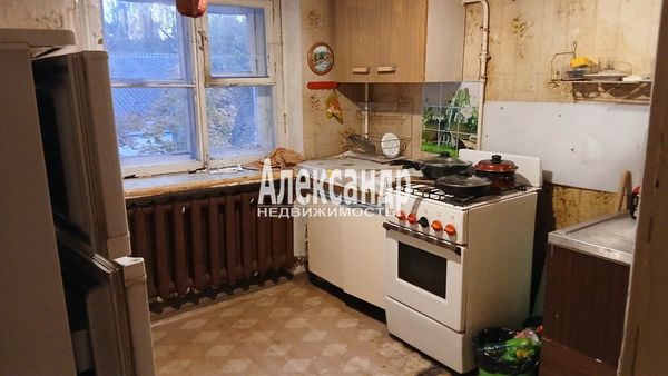 Продам комнату в 3-комн. квартире, Ленинградская ул, д. 63, Песочный п