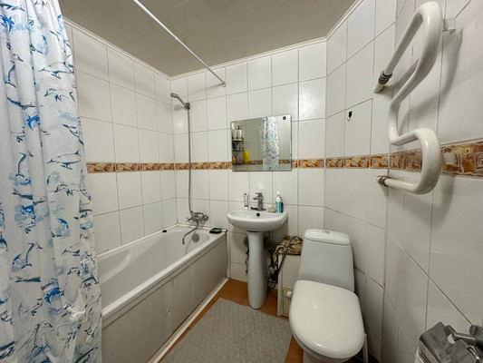 Продам однокомнатную (1-комн.) квартиру, Аллея смелых ул, 72, Калининград г