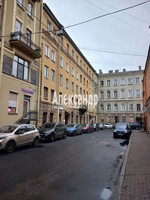 Продам трехкомнатную (3-комн.) квартиру, Бринько пер, 4, Санкт-Петербург г