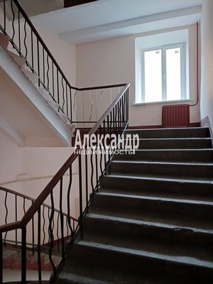 Продам трехкомнатную (3-комн.) квартиру, Бринько пер, 4, Санкт-Петербург г