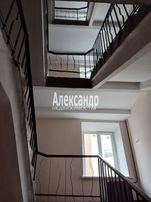 Продам трехкомнатную (3-комн.) квартиру, Бринько пер, 4, Санкт-Петербург г