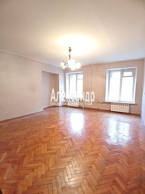 Продам трехкомнатную (3-комн.) квартиру, Бринько пер, 4, Санкт-Петербург г