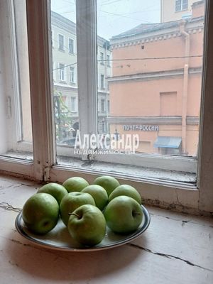 Продам трехкомнатную (3-комн.) квартиру, Бринько пер, 4, Санкт-Петербург г