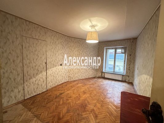 Продам трехкомнатную (3-комн.) квартиру, Бринько пер, 4, Санкт-Петербург г