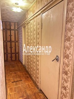 Продам трехкомнатную (3-комн.) квартиру, Бринько пер, 4, Санкт-Петербург г