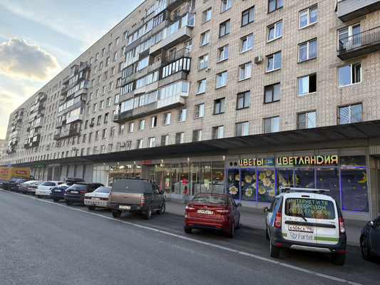 Продам трехкомнатную (3-комн.) квартиру, Славы пр-кт, 12Ак1, Санкт-Петербург г