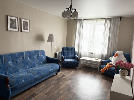 Продам трехкомнатную (3-комн.) квартиру, Славы пр-кт, 12Ак1, Санкт-Петербург г