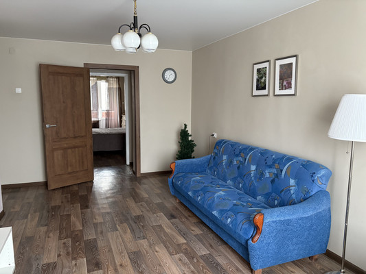 Продам трехкомнатную (3-комн.) квартиру, Славы пр-кт, 12Ак1, Санкт-Петербург г