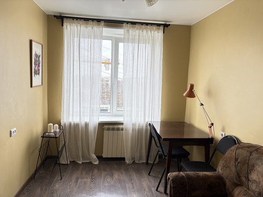 Продам трехкомнатную (3-комн.) квартиру, Славы пр-кт, 12Ак1, Санкт-Петербург г