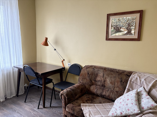 Продам трехкомнатную (3-комн.) квартиру, Славы пр-кт, 12Ак1, Санкт-Петербург г