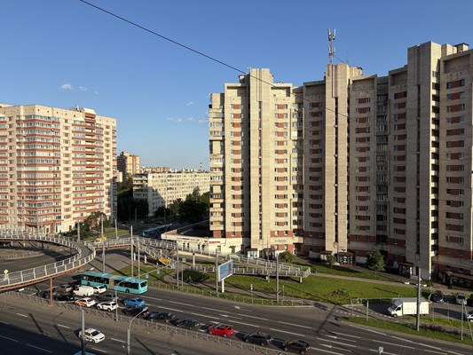 Продам трехкомнатную (3-комн.) квартиру, Славы пр-кт, 12Ак1, Санкт-Петербург г