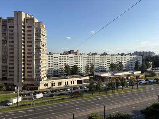 Продам трехкомнатную (3-комн.) квартиру, Славы пр-кт, 12Ак1, Санкт-Петербург г