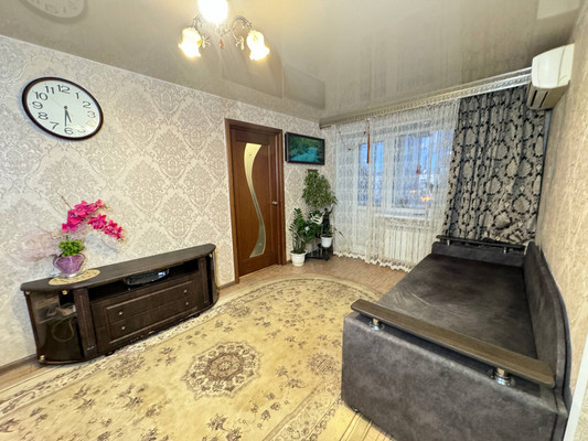 Продам двухкомнатную (2-комн.) квартиру, Мира пр-кт, 13к2, Комсомольск-на-Амуре г