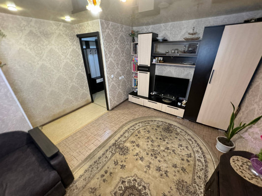 Продам двухкомнатную (2-комн.) квартиру, Мира пр-кт, 13к2, Комсомольск-на-Амуре г