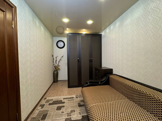 Продам двухкомнатную (2-комн.) квартиру, Мира пр-кт, 13к2, Комсомольск-на-Амуре г