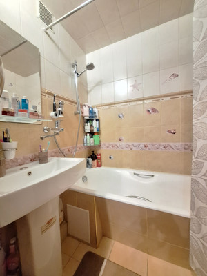 Продам трехкомнатную (3-комн.) квартиру, Волжская наб, 10, Нижний Новгород г