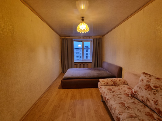 Продам трехкомнатную (3-комн.) квартиру, М.Горького ул, 7, Медвежьегорск г