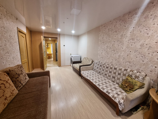 Продам трехкомнатную (3-комн.) квартиру, М.Горького ул, 7, Медвежьегорск г