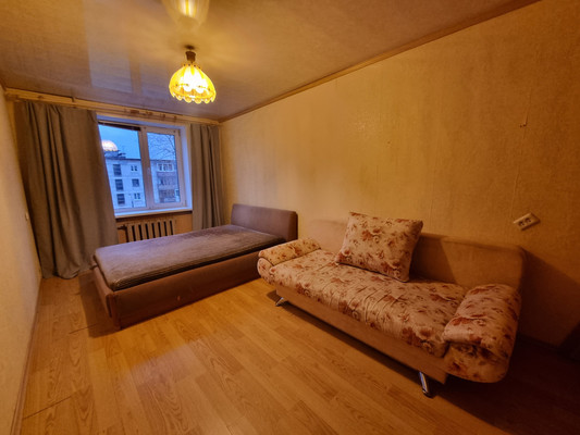 Продам трехкомнатную (3-комн.) квартиру, М.Горького ул, 7, Медвежьегорск г