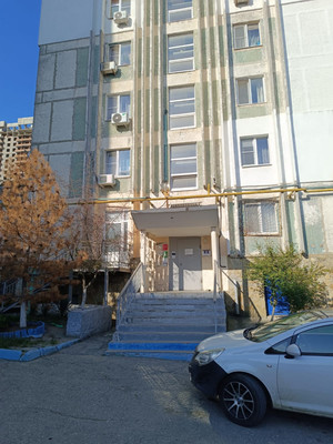 Продам трехкомнатную (3-комн.) квартиру, Малоземельская ул, 21, Новороссийск г