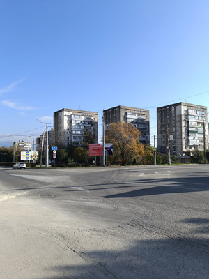 Продам трехкомнатную (3-комн.) квартиру, Малоземельская ул, 21, Новороссийск г