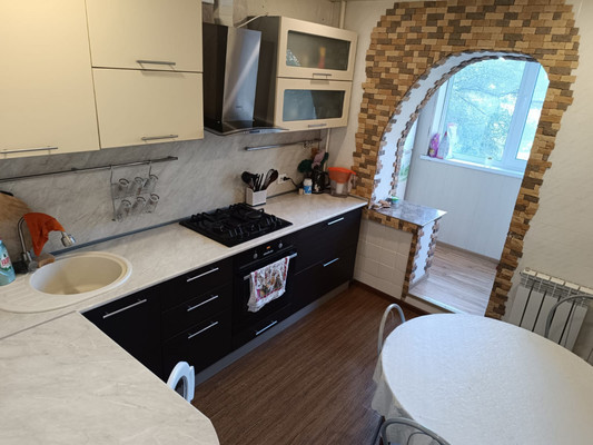 Продам трехкомнатную (3-комн.) квартиру, Малоземельская ул, 21, Новороссийск г