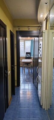 Продам трехкомнатную (3-комн.) квартиру, Нахимовский пр-кт, 33/2, Москва г