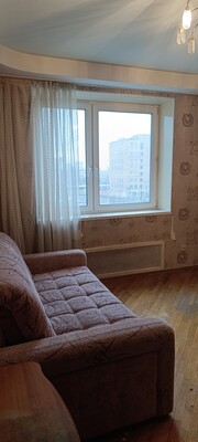 Продам трехкомнатную (3-комн.) квартиру, Нахимовский пр-кт, 33/2, Москва г