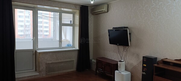 Продам трехкомнатную (3-комн.) квартиру, Нахимовский пр-кт, 33/2, Москва г