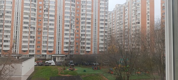 Продам трехкомнатную (3-комн.) квартиру, Нахимовский пр-кт, 33/2, Москва г