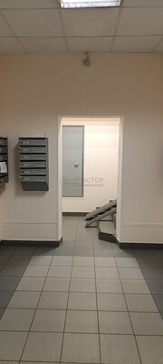 Продам трехкомнатную (3-комн.) квартиру, Нахимовский пр-кт, 33/2, Москва г