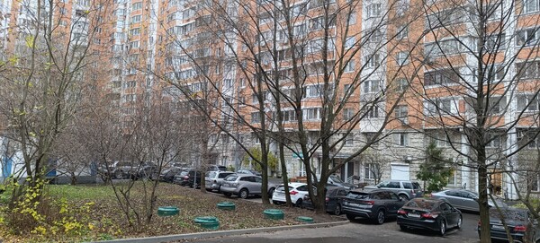 Продам трехкомнатную (3-комн.) квартиру, Нахимовский пр-кт, 33/2, Москва г