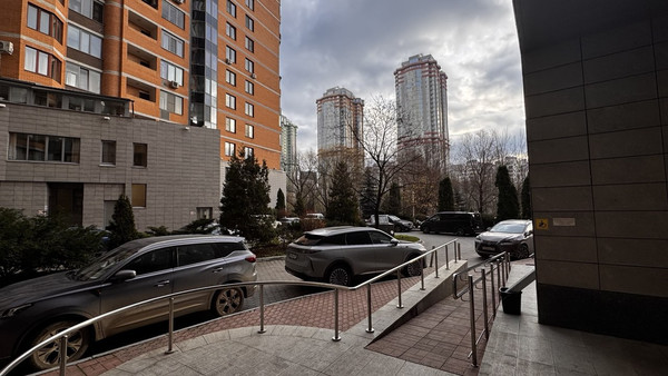 Продам двухкомнатную (2-комн.) квартиру, Вернадского пр-кт, 92, Москва г