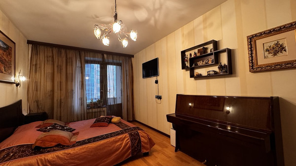 Продам двухкомнатную (2-комн.) квартиру, Вернадского пр-кт, 92, Москва г