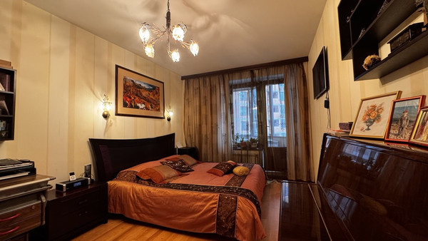 Продам двухкомнатную (2-комн.) квартиру, Вернадского пр-кт, 92, Москва г