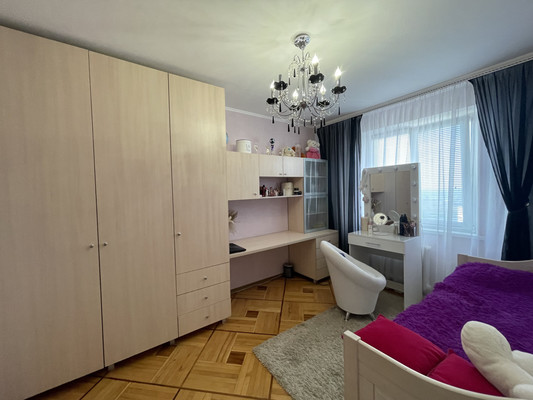 Продам многокомнатную квартиру, Балаклавская ул, 77, Симферополь г