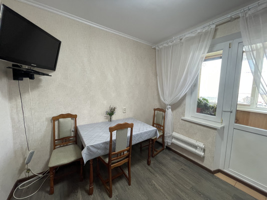 Продам многокомнатную квартиру, Балаклавская ул, 77, Симферополь г