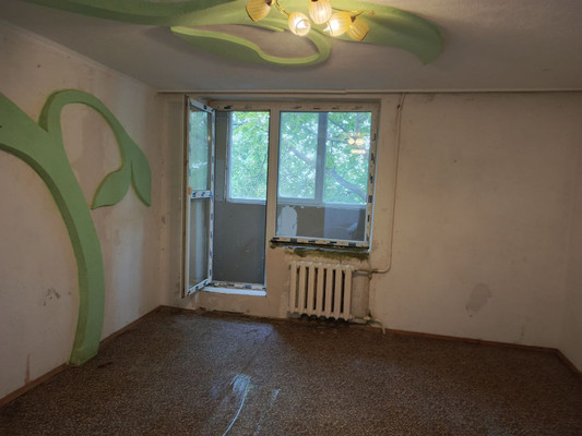 Продам трехкомнатную (3-комн.) квартиру, Грэсовская ул, 2, Грэсовский пгт