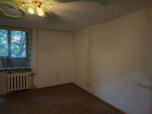 Продам трехкомнатную (3-комн.) квартиру, Грэсовская ул, 2, Грэсовский пгт