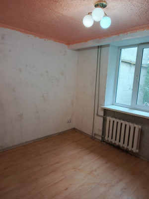 Продам трехкомнатную (3-комн.) квартиру, Грэсовская ул, 2, Грэсовский пгт