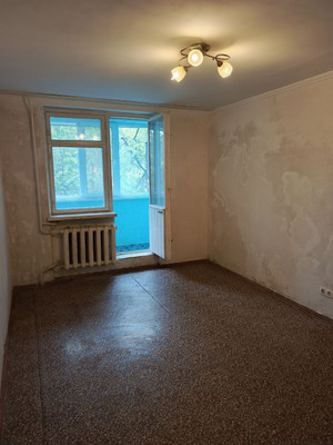 Продам трехкомнатную (3-комн.) квартиру, Грэсовская ул, 2, Грэсовский пгт