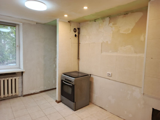 Продам трехкомнатную (3-комн.) квартиру, Грэсовская ул, 2, Грэсовский пгт