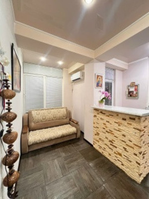 Продам двухкомнатную (2-комн.) квартиру, Крымская (Центральный р-н) ул, 65Б, Сочи г