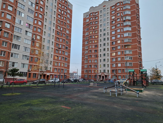 Продам трехкомнатную (3-комн.) квартиру, Спортивная ул, 17, Кокошкино дп