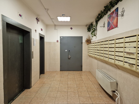 Продам трехкомнатную (3-комн.) квартиру, Спортивная ул, 17, Кокошкино дп