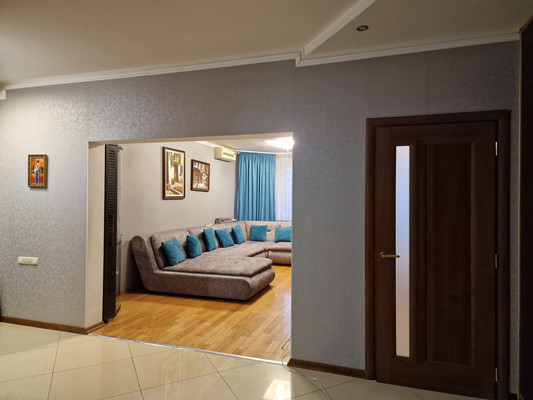 Продам трехкомнатную (3-комн.) квартиру, Спортивная ул, 17, Кокошкино дп