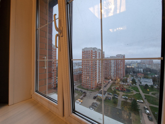 Продам трехкомнатную (3-комн.) квартиру, Спортивная ул, 17, Кокошкино дп