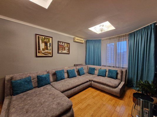 Продам трехкомнатную (3-комн.) квартиру, Спортивная ул, 17, Кокошкино дп