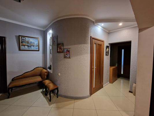 Продам трехкомнатную (3-комн.) квартиру, Спортивная ул, 17, Кокошкино дп